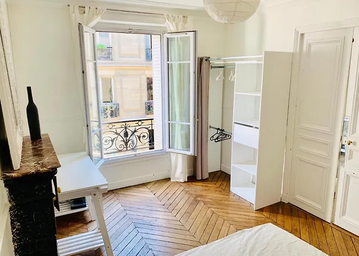 Nice cosy apartment -Haussmannien style- 2 rooms