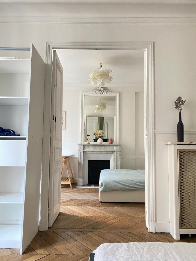 Nice cosy apartment -Haussmannien style- 2 rooms *